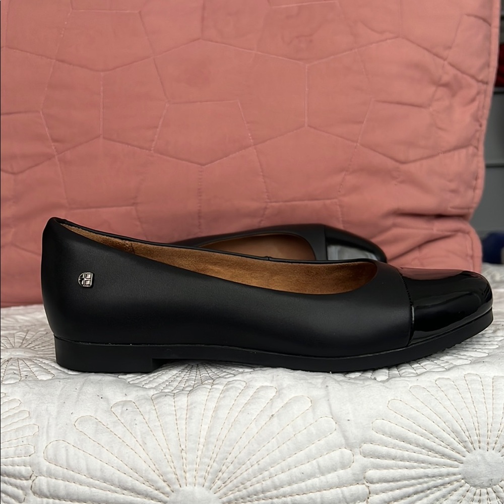 Elegant Black Women's Flats